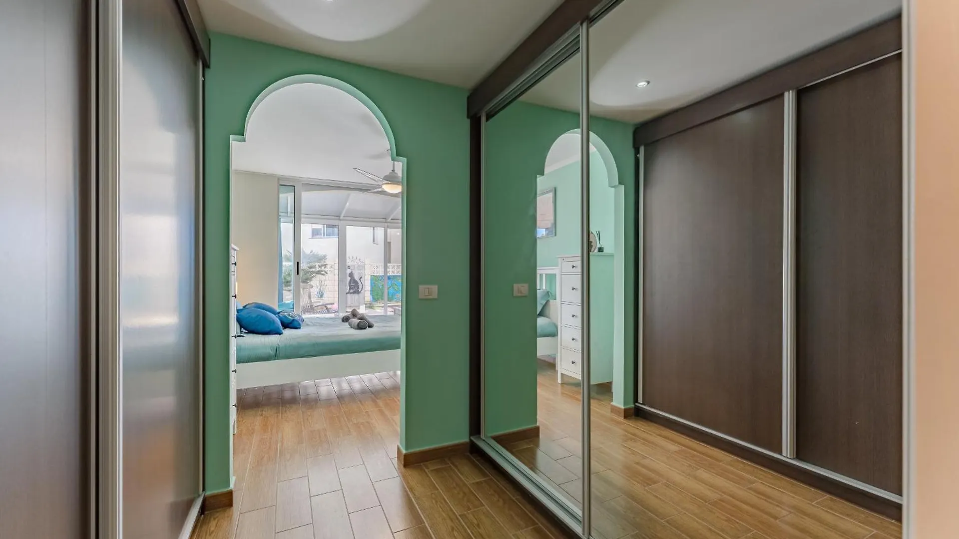 Gorgeous Apartment In Callao Salvaje 0*,  Spagna