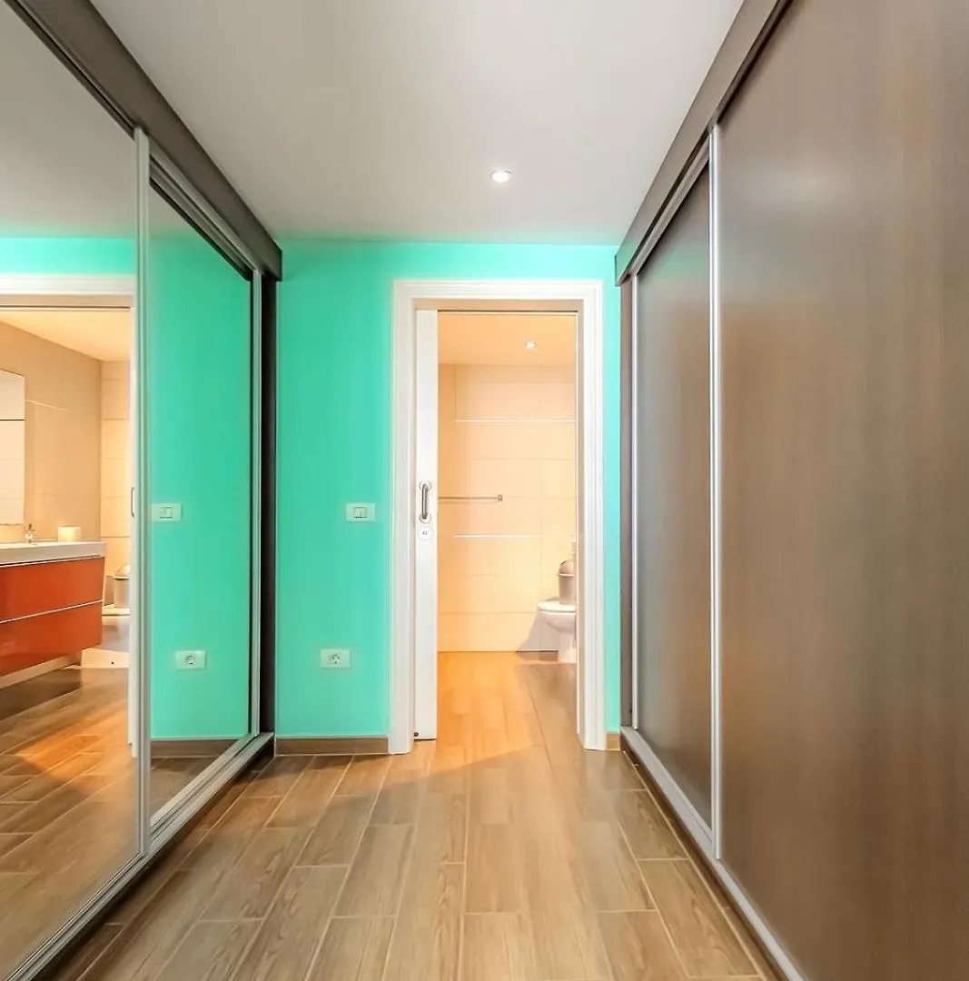 Gorgeous Apartment In Callao Salvaje
